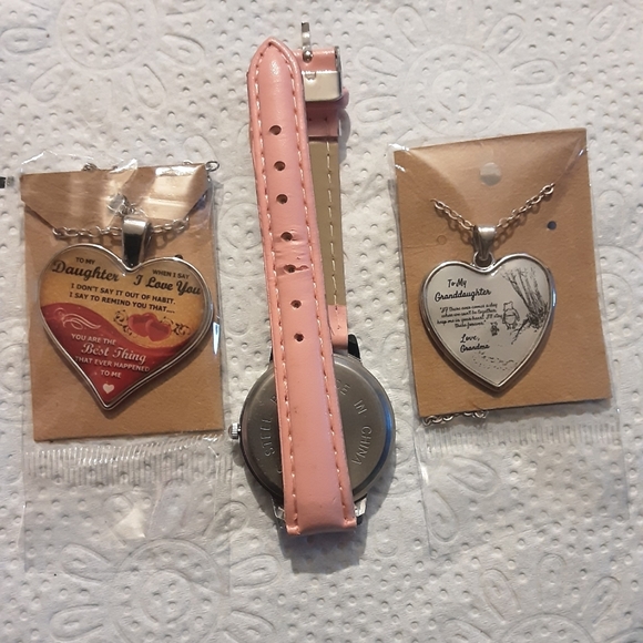 To My Daughter Necklace Bundle + Watch - Picture 6 of 7